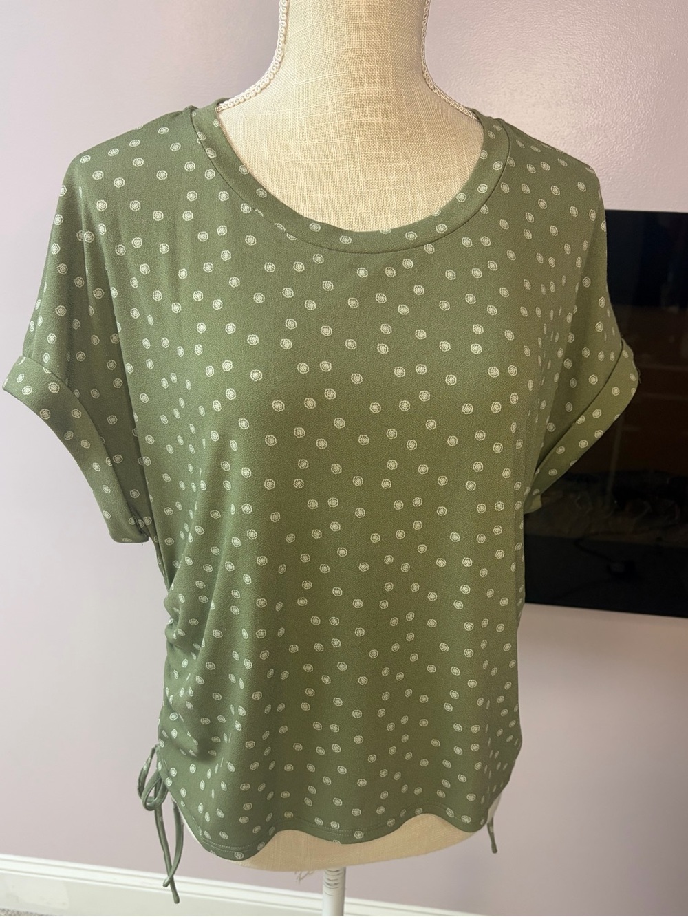 Adrianna Papell Olive Green Polka Dot Short Sleeve Drawstring Top